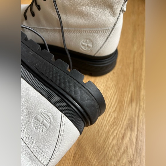 Timberland boots - Picture 3 of 9